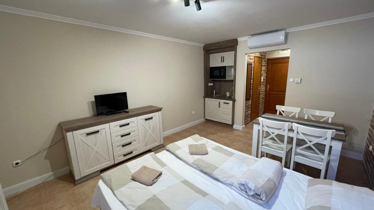 Dalma Apartment Gyula Exteriér fotografie