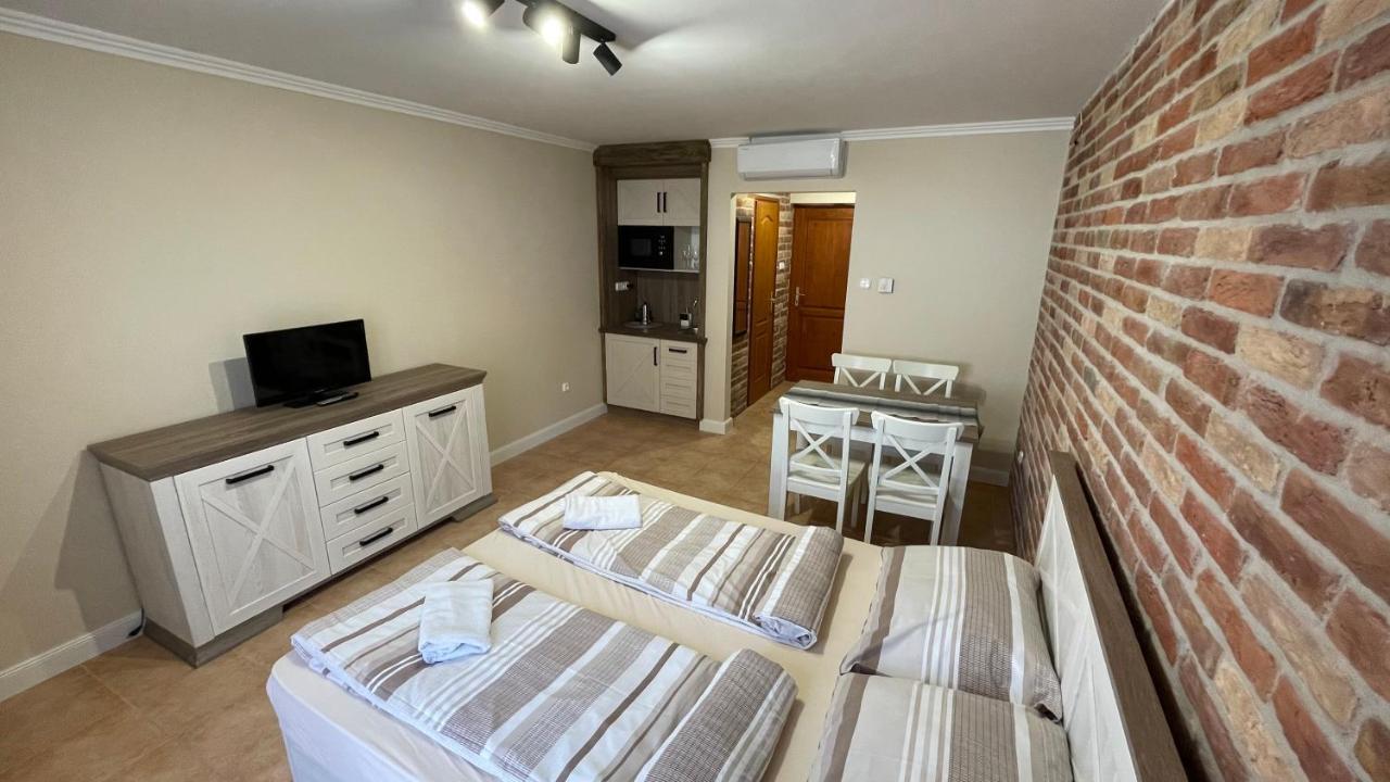 Dalma Apartment Gyula Exteriér fotografie