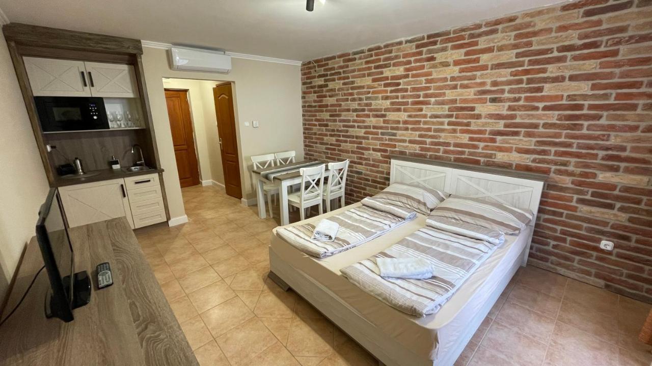 Dalma Apartment Gyula Exteriér fotografie