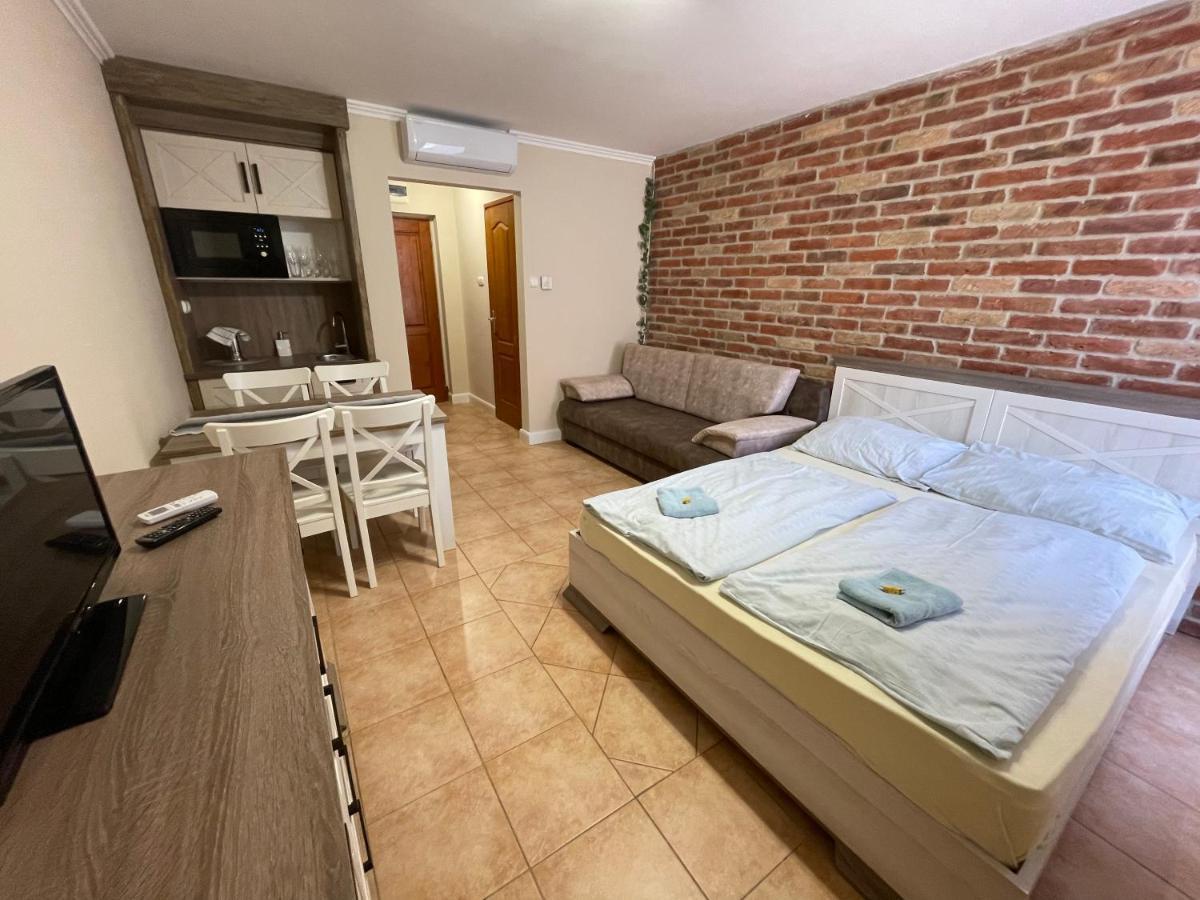 Dalma Apartment Gyula Exteriér fotografie