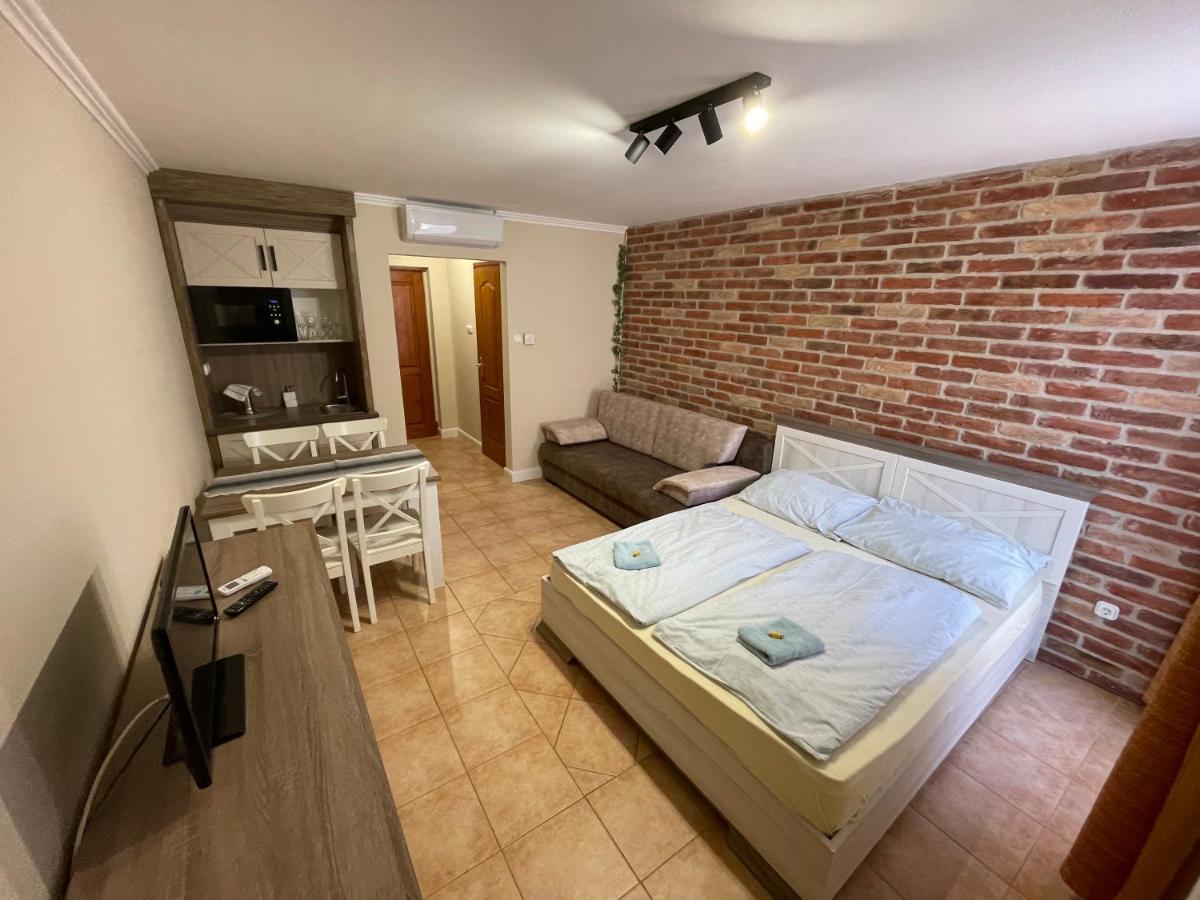 Dalma Apartment Gyula Exteriér fotografie